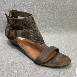 Sugar Shoes Women's Size 6.5 Brown Wigoutz T-Strap Open Toe Back Zipper Sandals